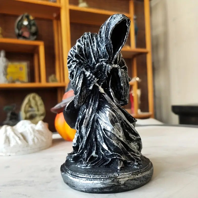 The Shadow of the Black Mast Statue