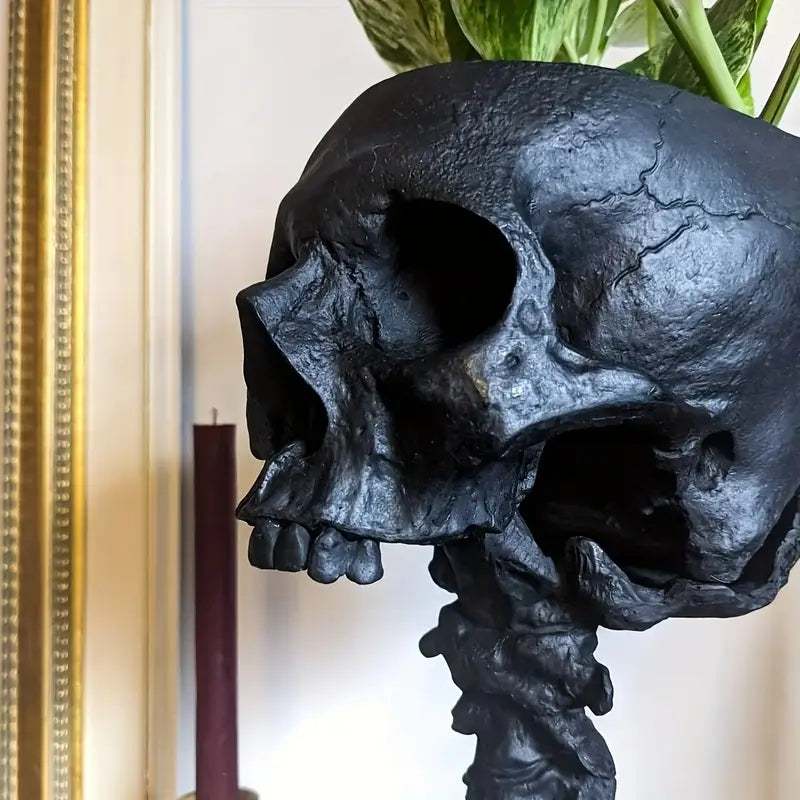 The Spine of the Fallen Captain Statue