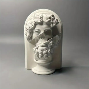 The Mask of the Forgotten King Statue